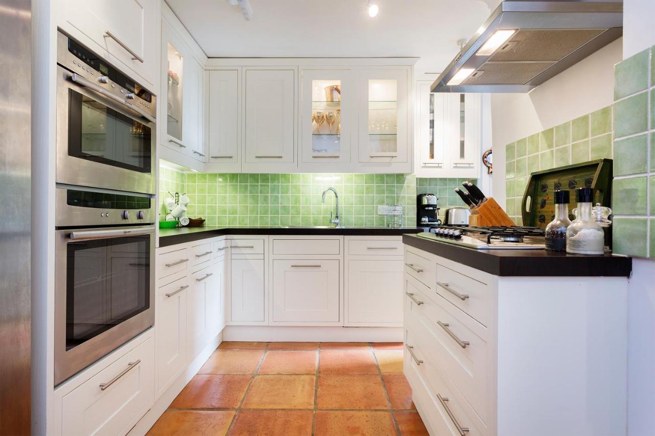 Veeve - South Kensington Garden Apartment 런던 외부 사진
