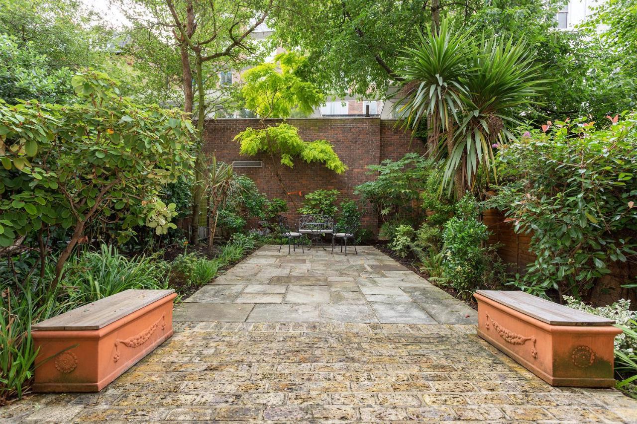 Veeve - South Kensington Garden Apartment 런던 외부 사진