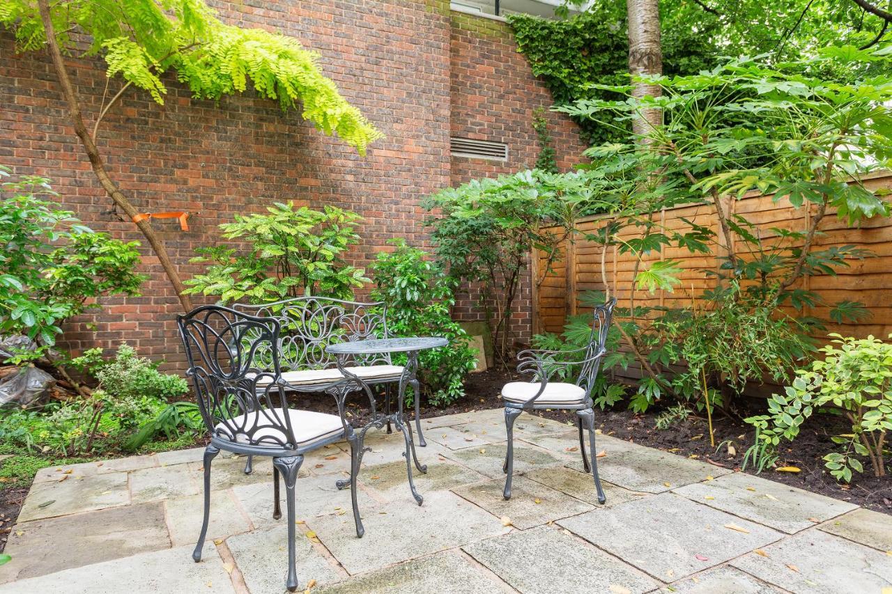 Veeve - South Kensington Garden Apartment 런던 외부 사진